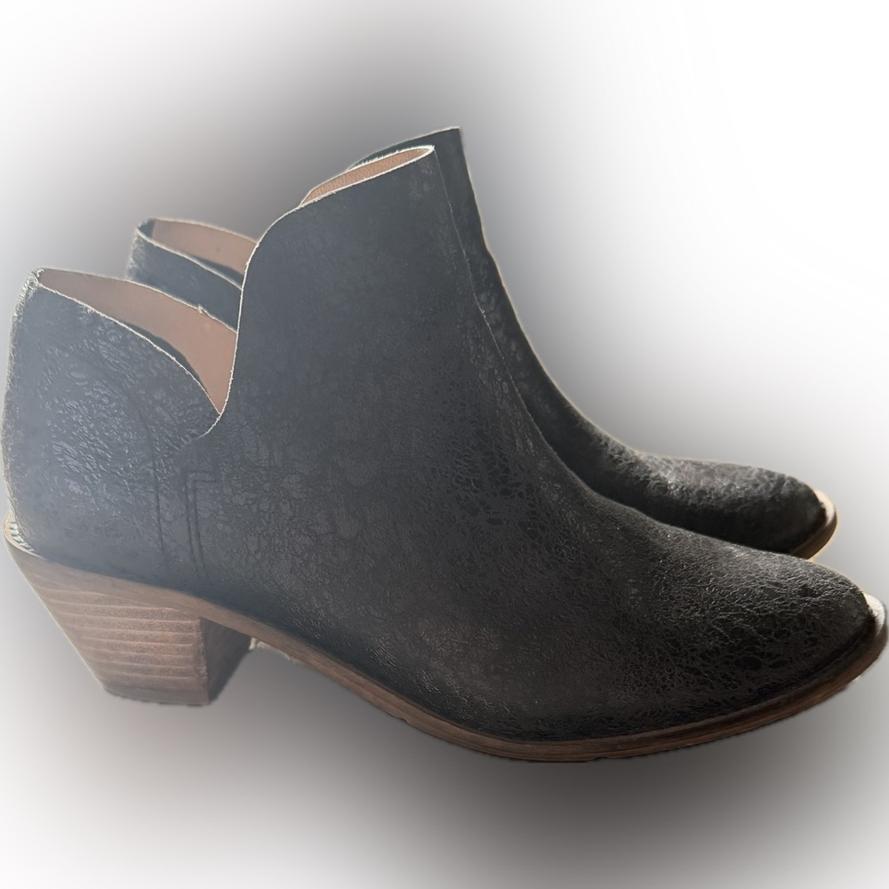 Kelsi Dagger Black Crackle Booties